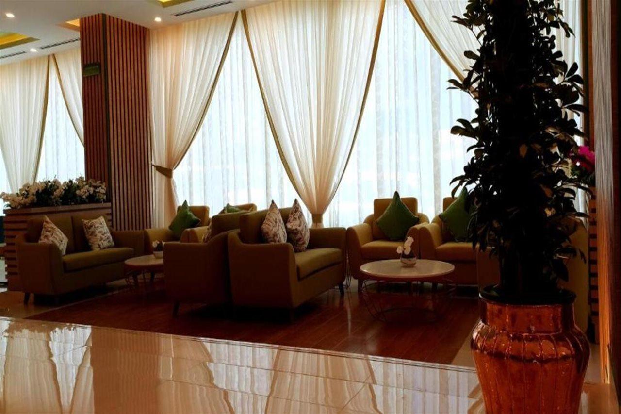 Jacob'S Garden Hotel Dubai Exteriör bild