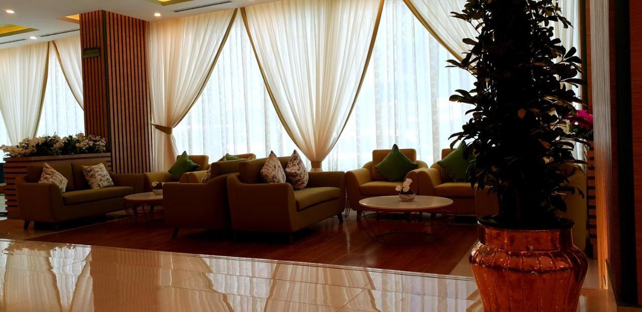 Jacob'S Garden Hotel Dubai Exteriör bild